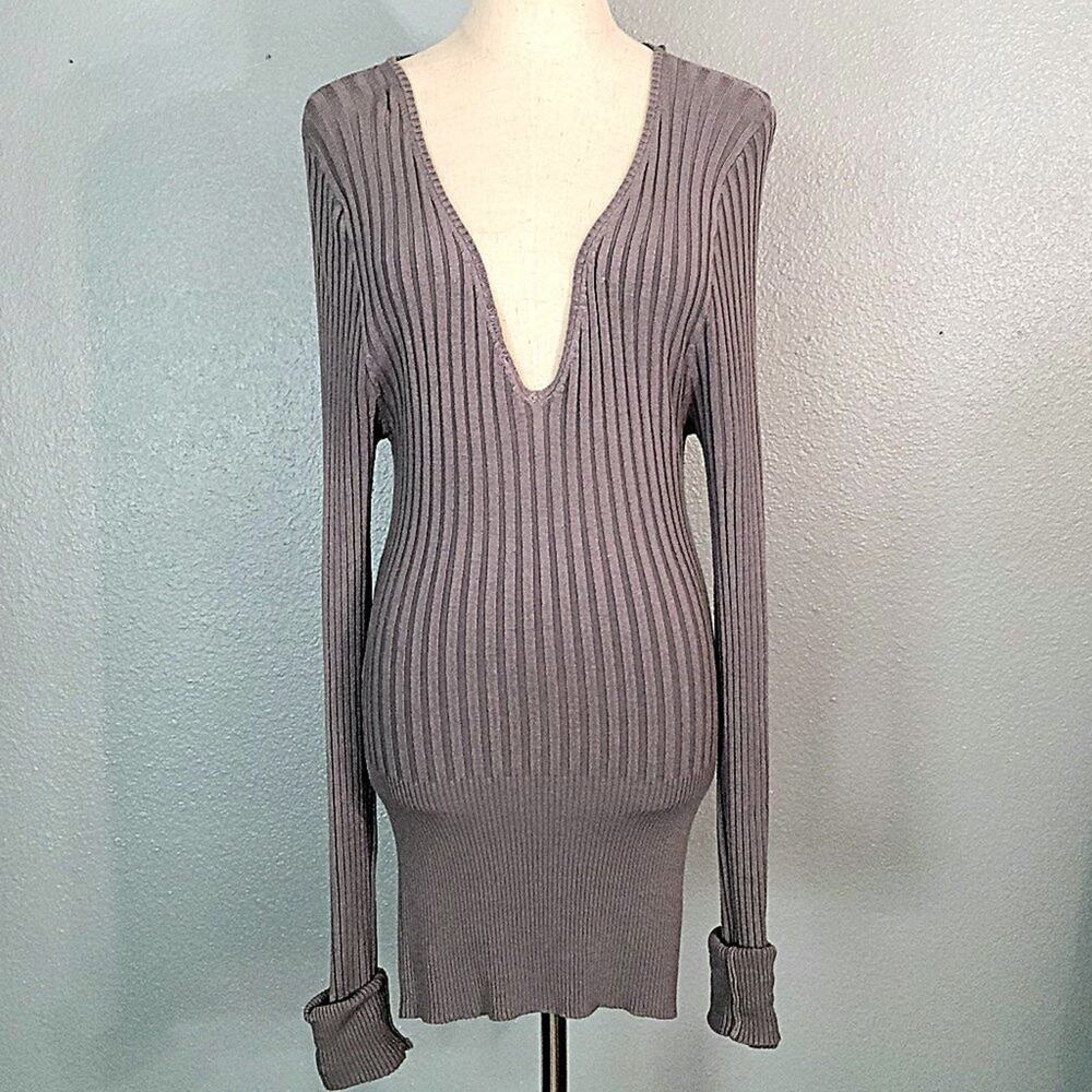 BCBG Maxazria Deep V Neck Ribbed and Cuffed Long Sleeve Grey Sweater Size M
